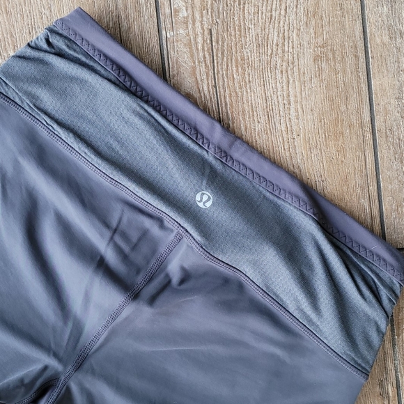 LULULEMON COMPRESSION CROPS - Picture 3 of 6